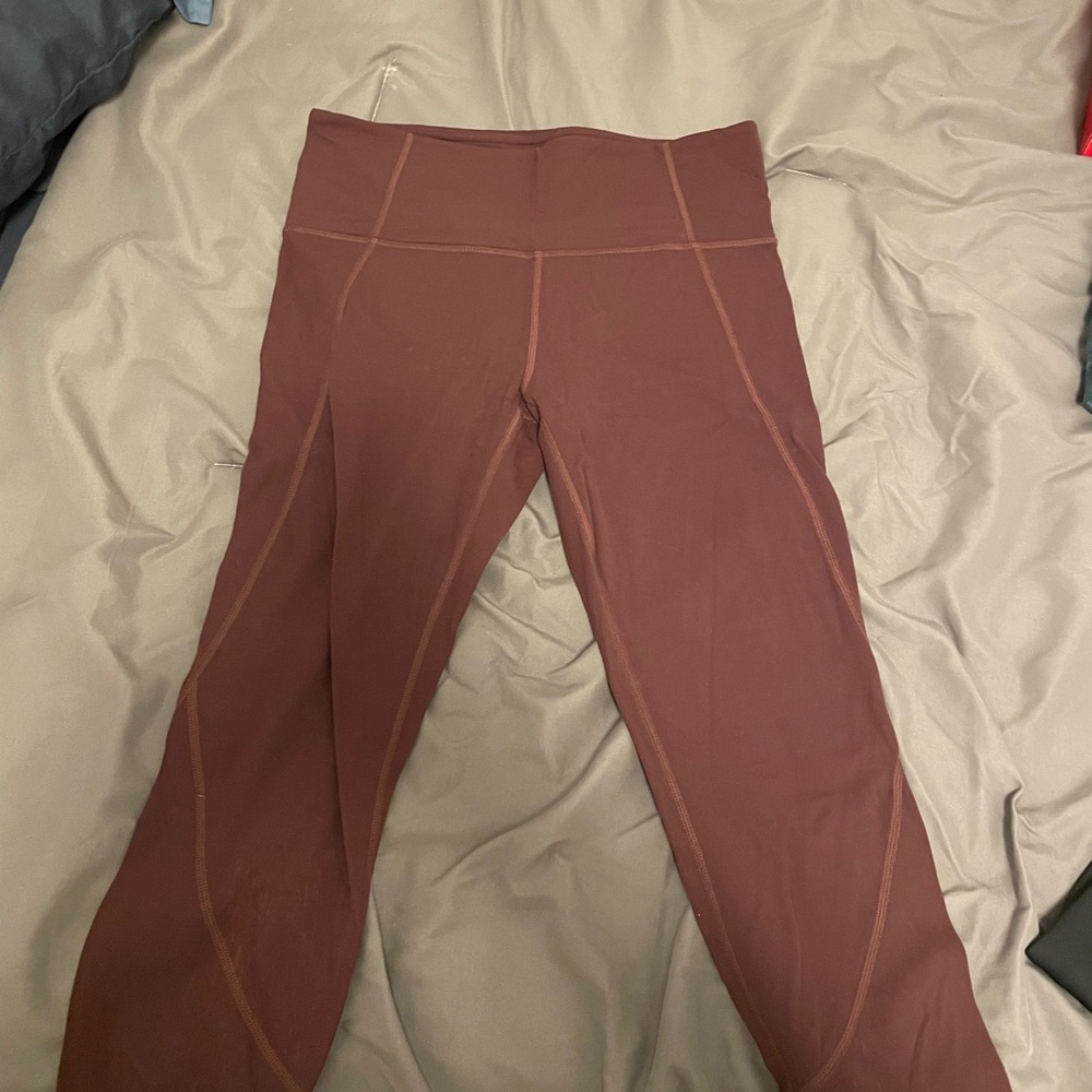 Athleta Mid Rise Salutation Capri - Picture 3 of 4